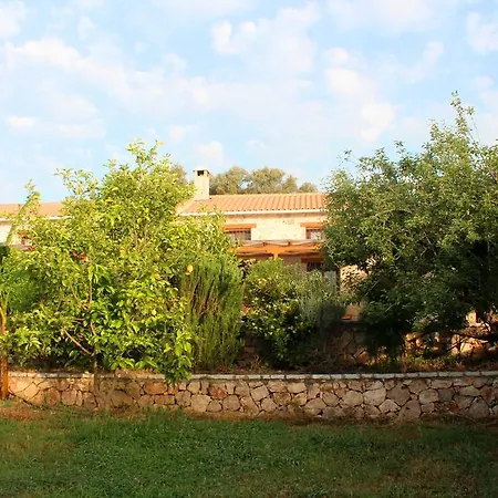Dioni Villa *